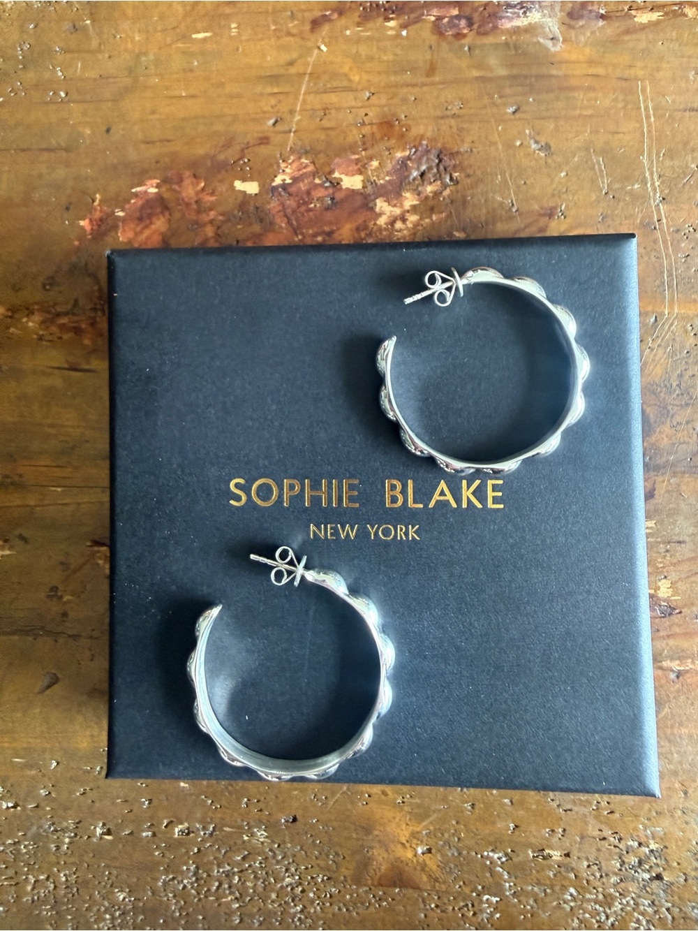 Frame your face with the chic Mexican beauty of the Selena Hoops. 14K Gold micro